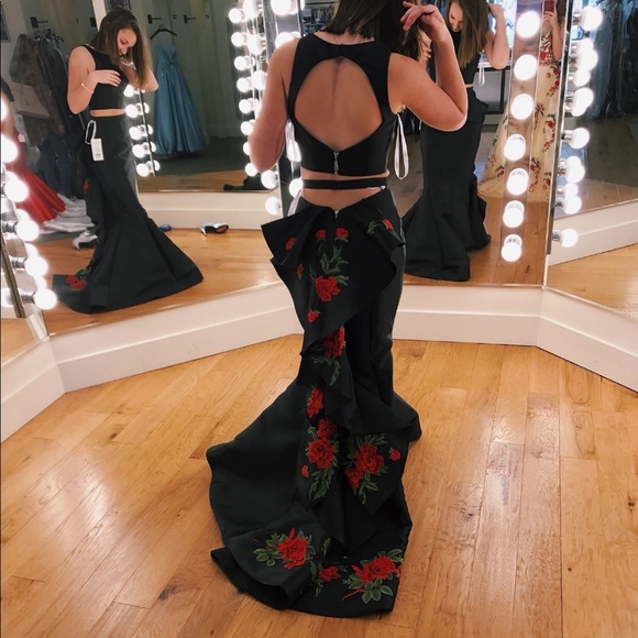 Sherri Hill size 4 - Picture 2 of 6